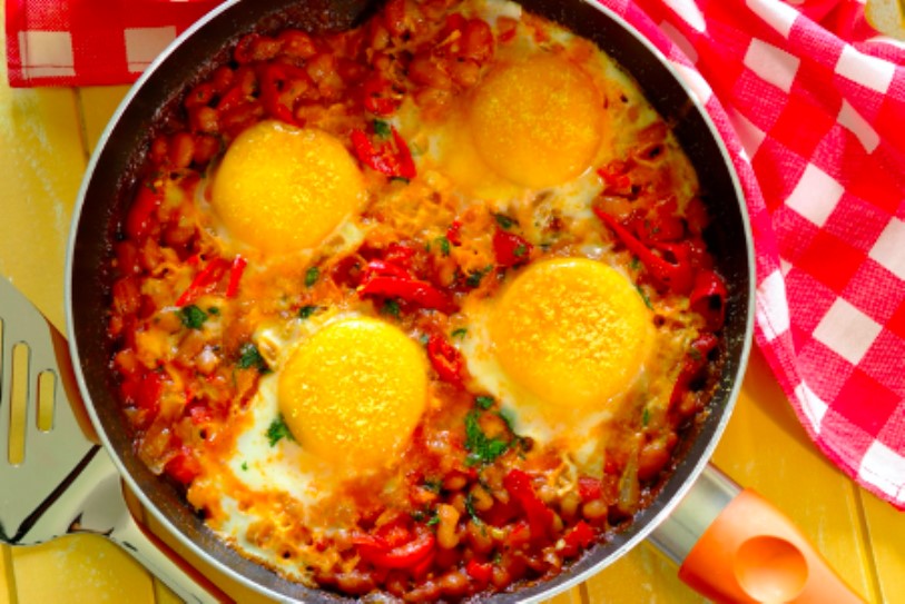 spicy baked eggs & beans